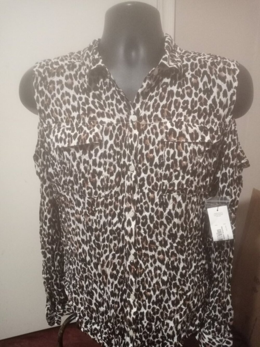 New A.N.A Neutral Animal Women's Blouse Size XL Leopard Print Button shirt